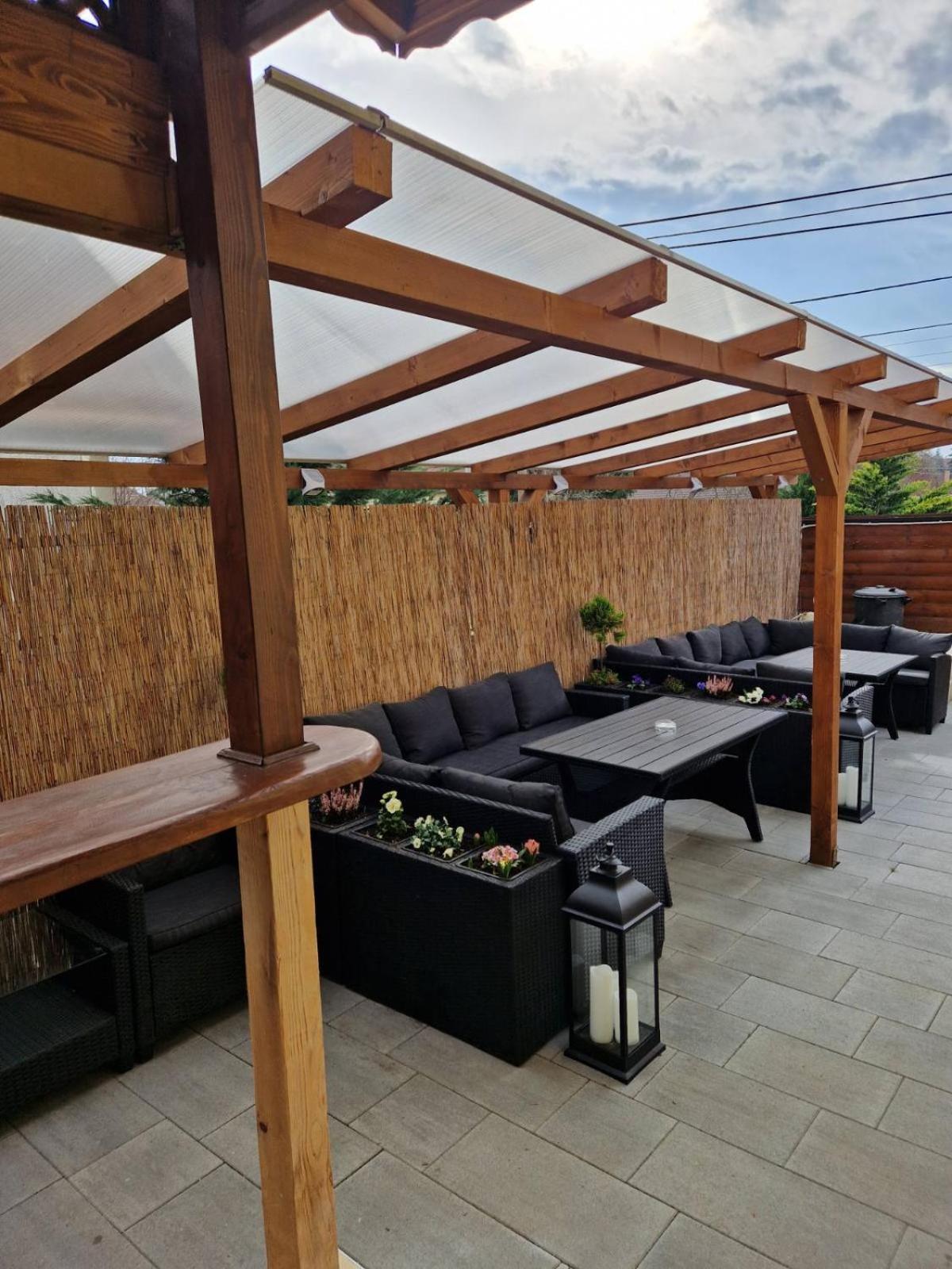 Nefelejcs Vendeghaz Hotel Godollo Ngoại thất bức ảnh