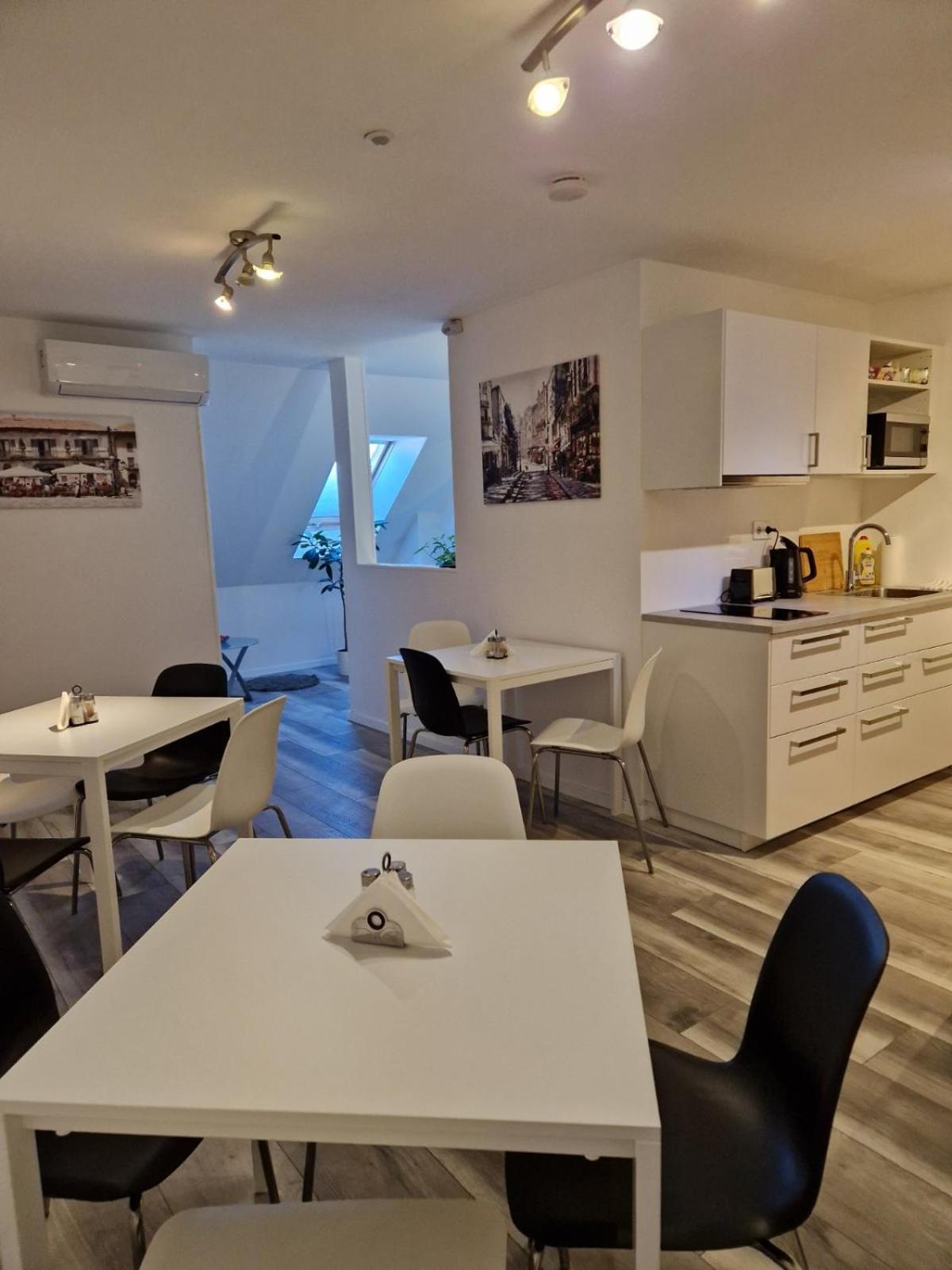Nefelejcs Vendeghaz Hotel Godollo Ngoại thất bức ảnh