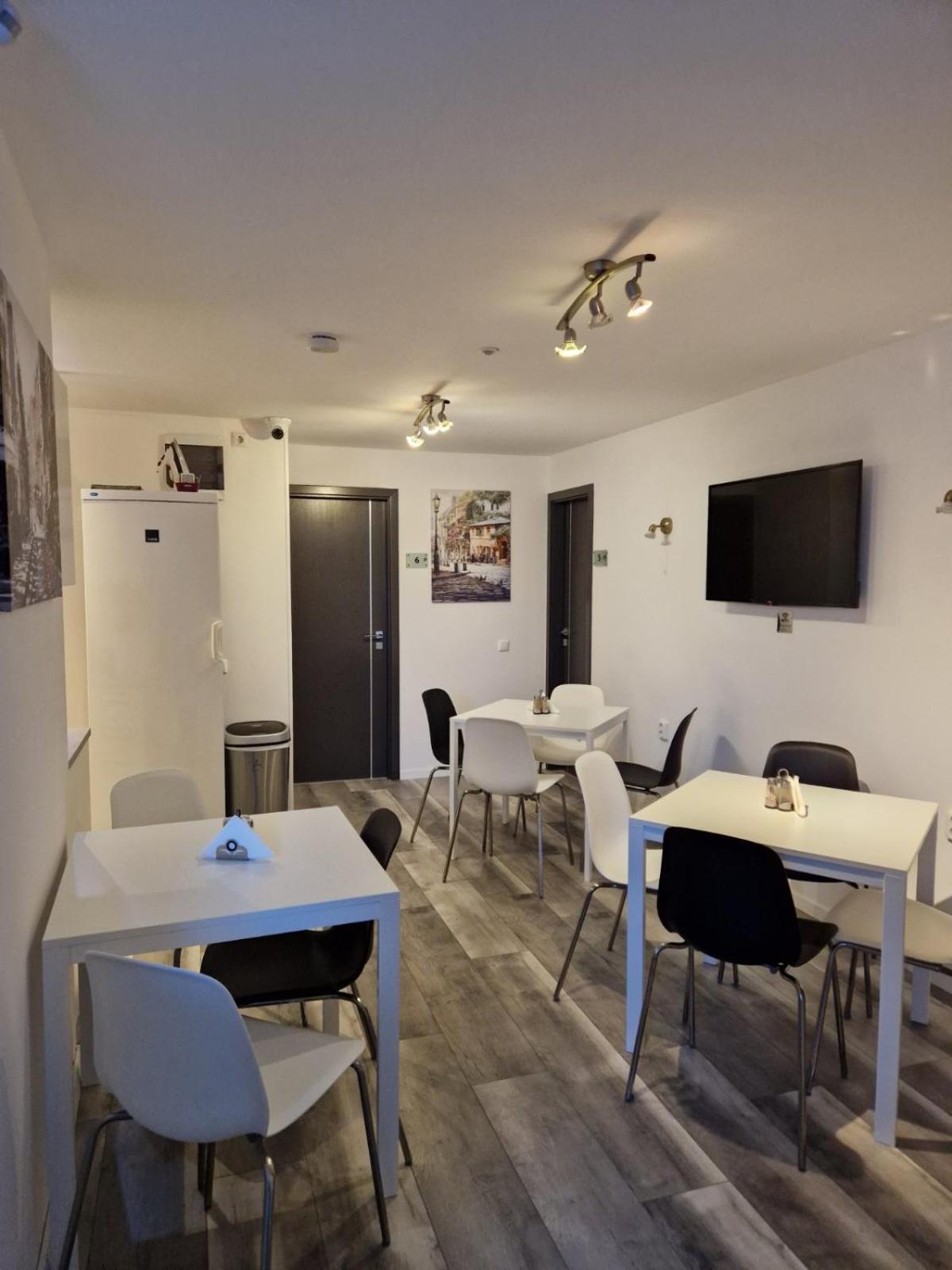Nefelejcs Vendeghaz Hotel Godollo Ngoại thất bức ảnh