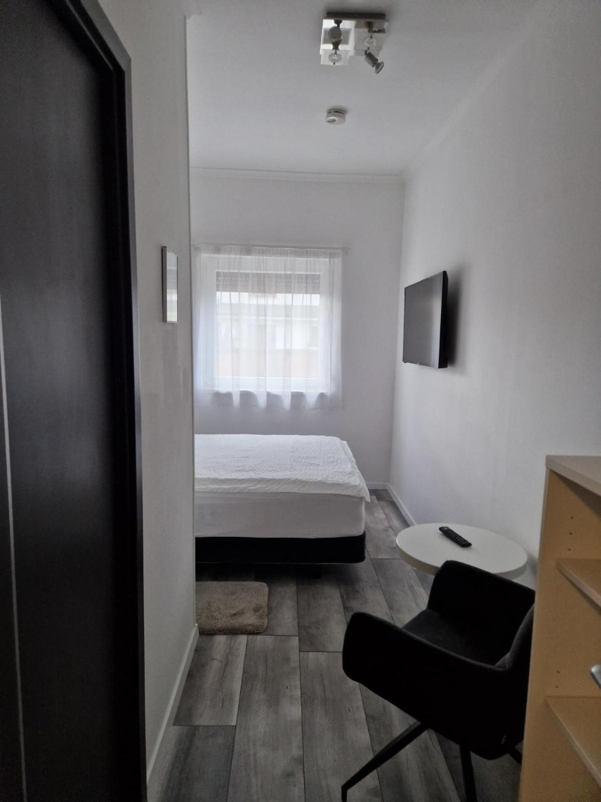 Nefelejcs Vendeghaz Hotel Godollo Ngoại thất bức ảnh